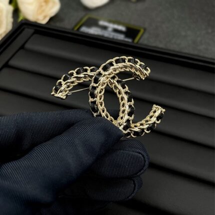 brooch